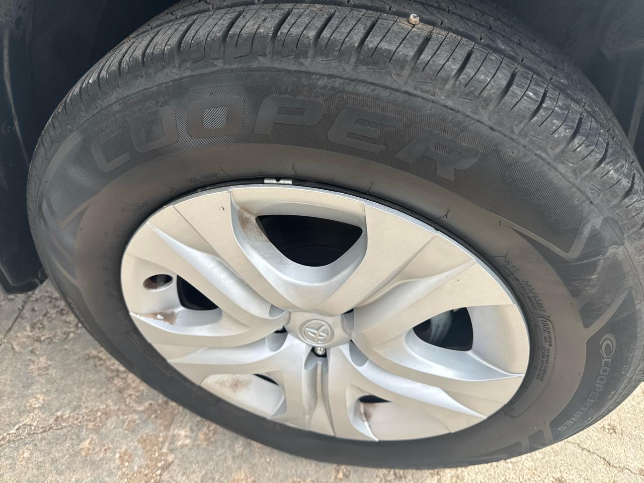 Toyota RAV4 LE FWD 2015