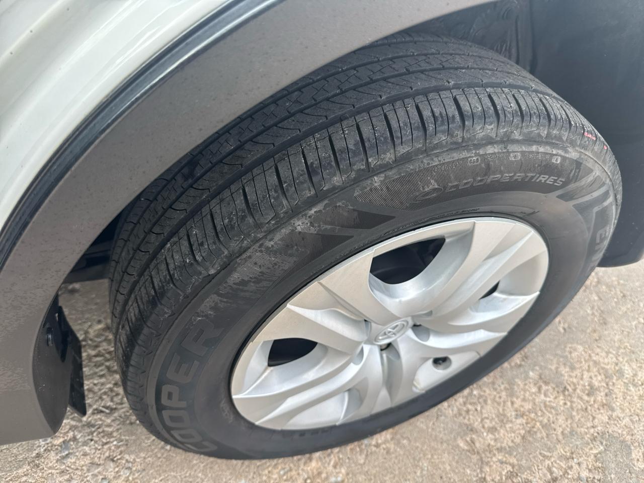 Toyota RAV4 LE FWD 2015