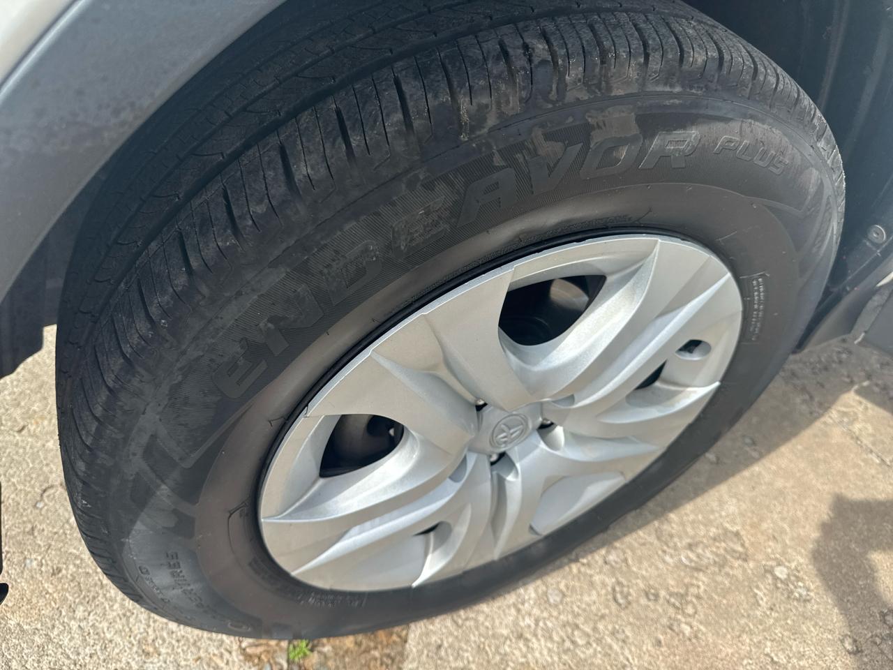 Toyota RAV4 LE FWD 2015