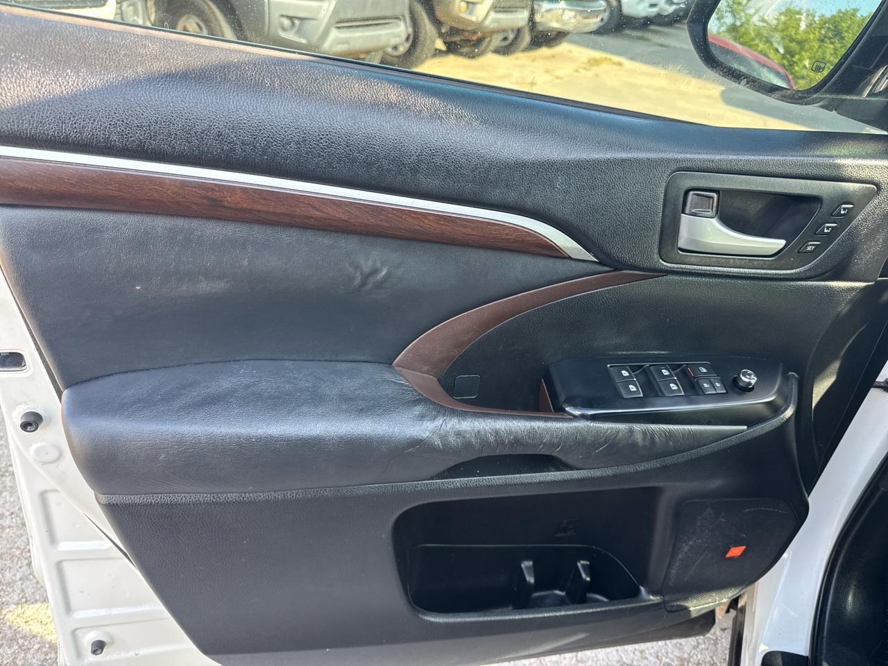 Toyota Highlander Limited FWD V6 2014