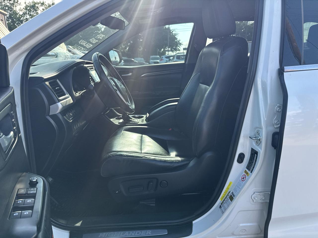 Toyota Highlander Limited FWD V6 2014