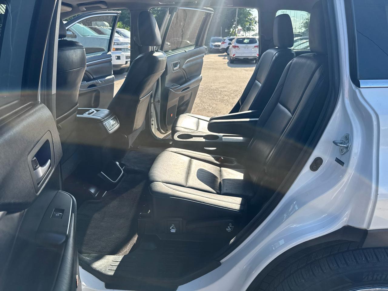 Toyota Highlander Limited FWD V6 2014
