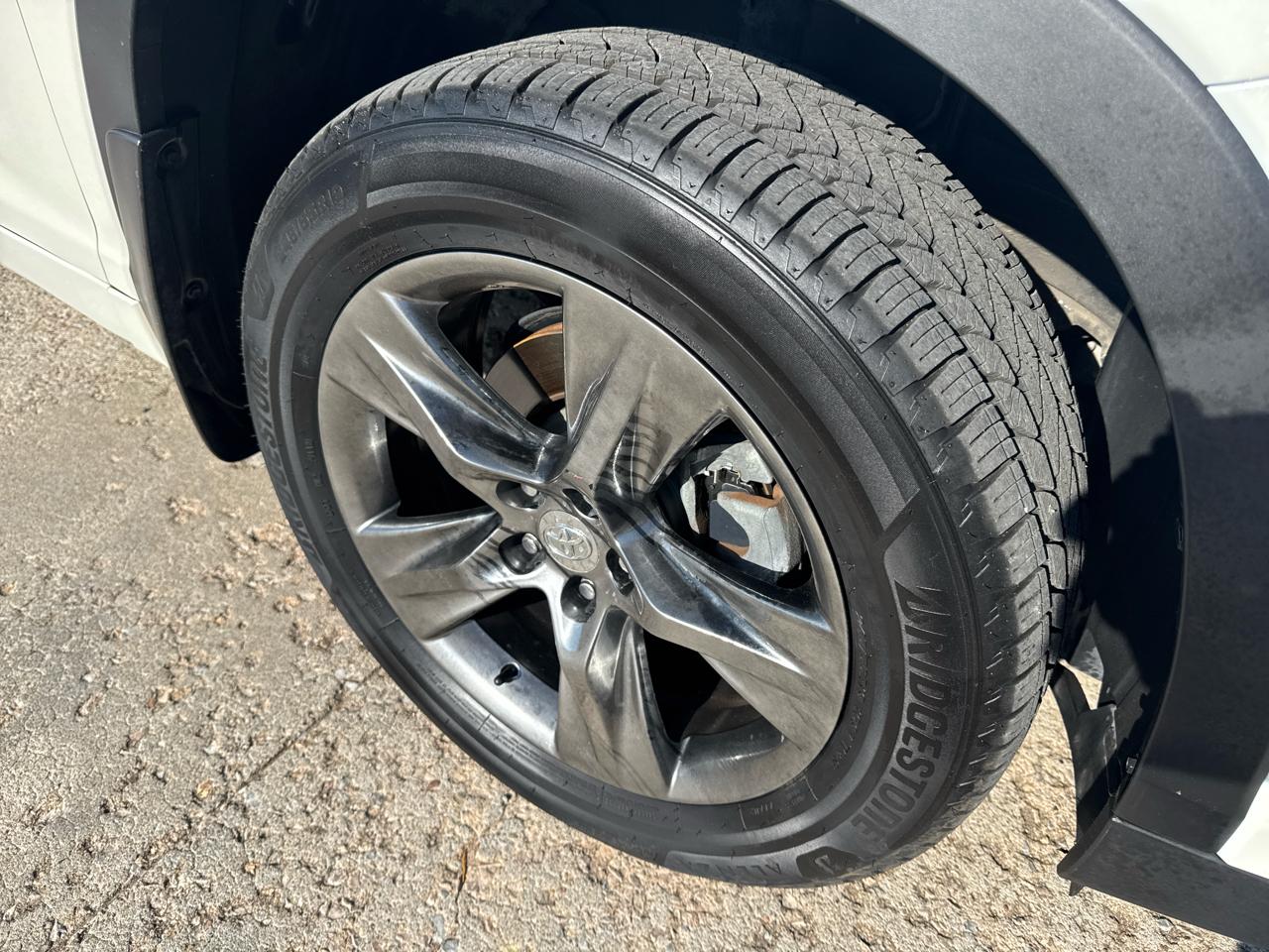 Toyota Highlander Limited FWD V6 2014