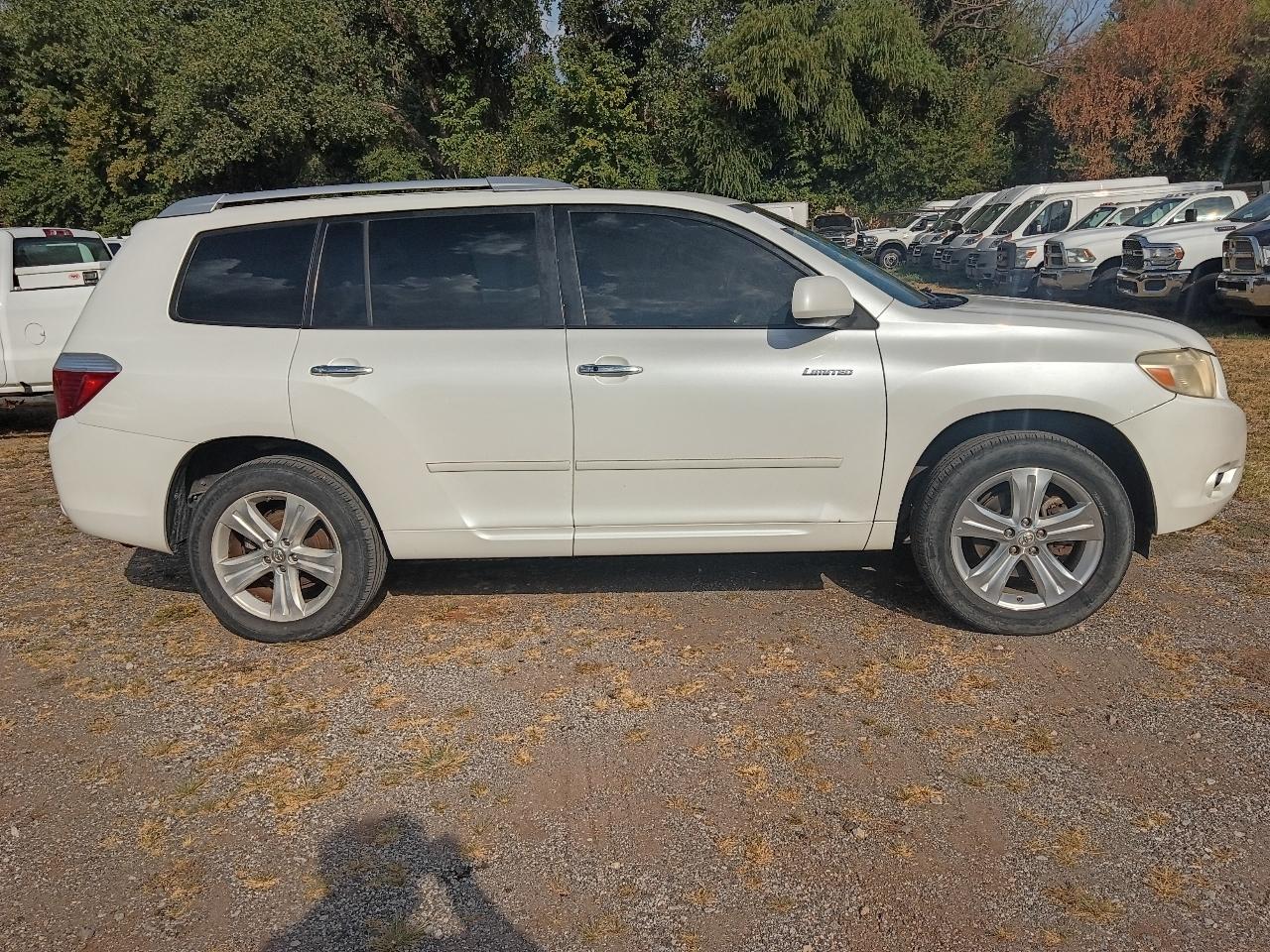 Toyota Highlander Limited 2WD 2010