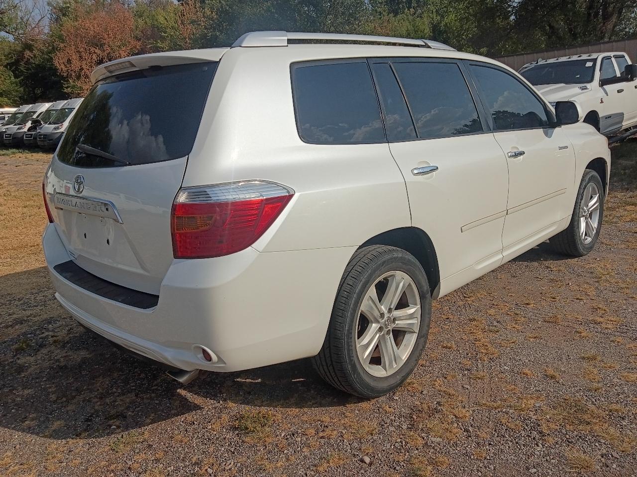 Toyota Highlander Limited 2WD 2010