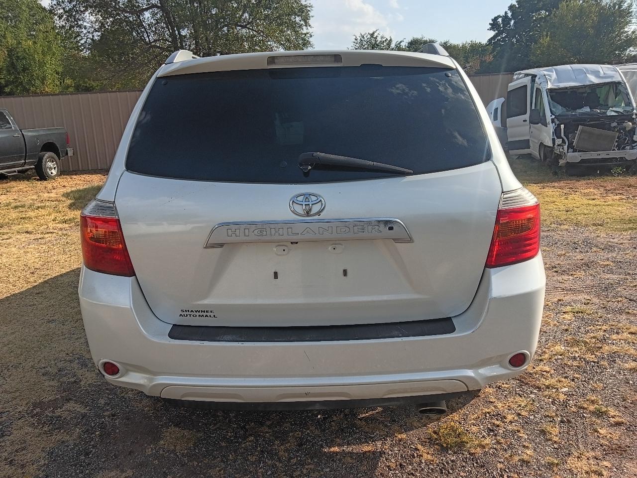 Toyota Highlander Limited 2WD 2010