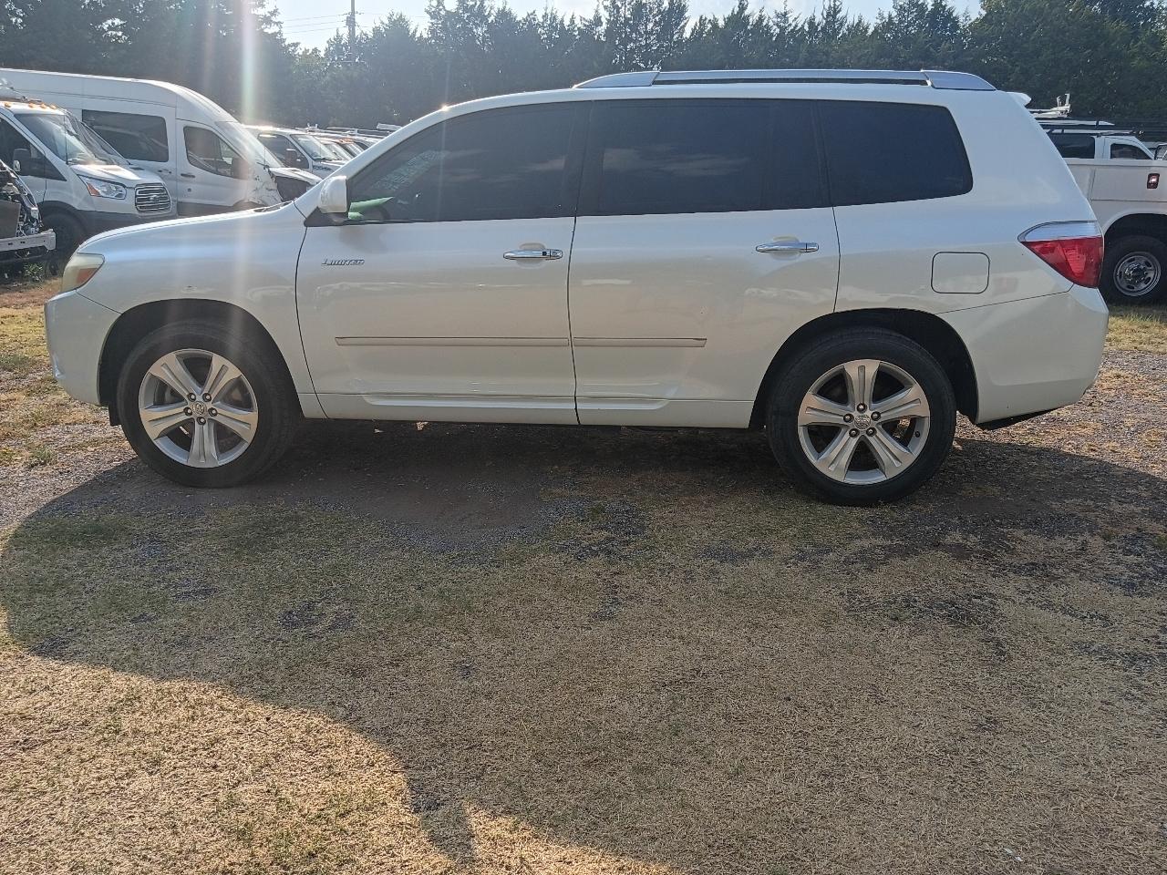Toyota Highlander Limited 2WD 2010