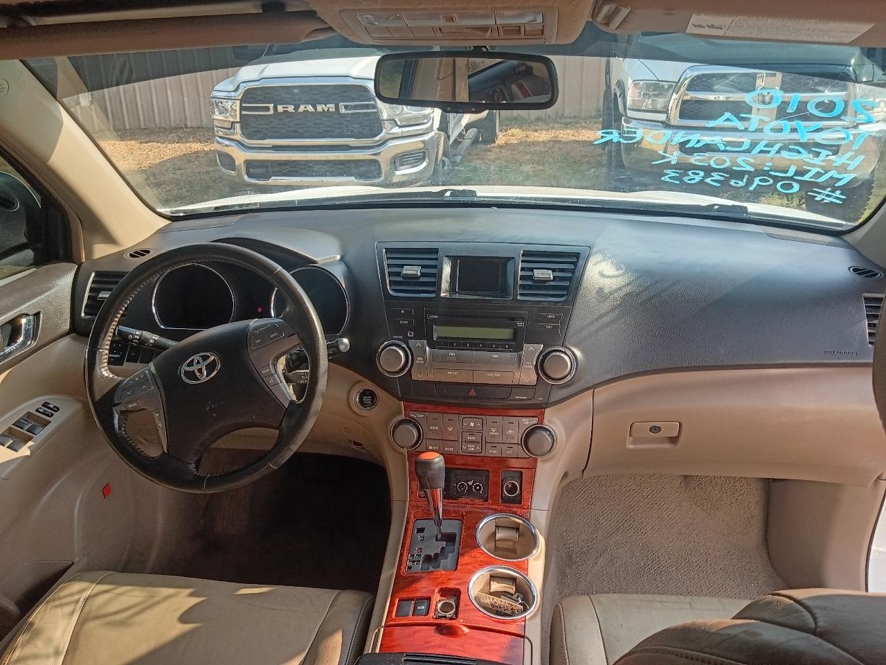Toyota Highlander Limited 2WD 2010