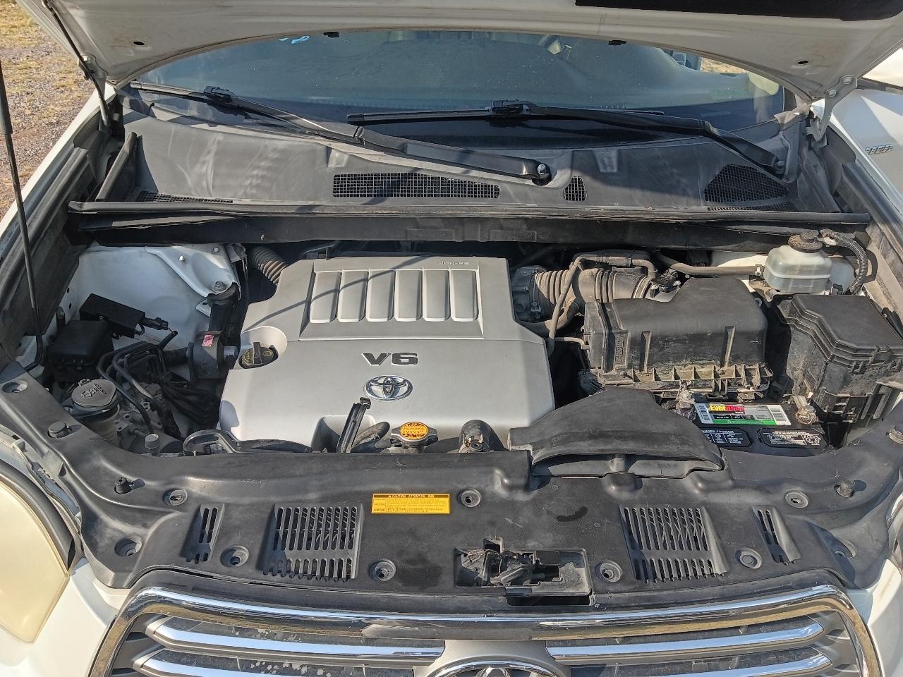 Toyota Highlander Limited 2WD 2010