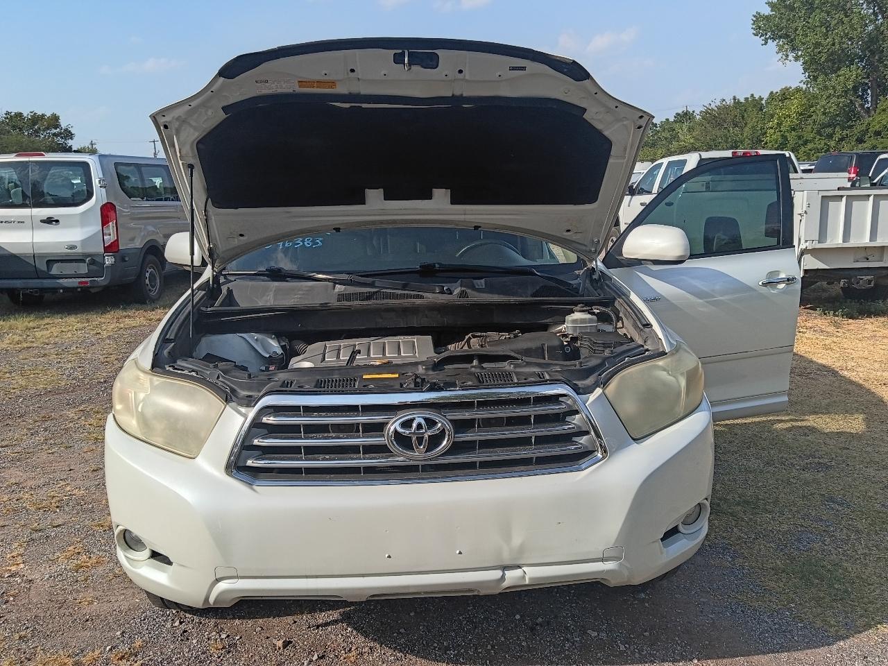 Toyota Highlander Limited 2WD 2010