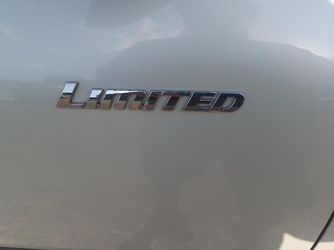 Toyota Highlander Limited 2WD 2010
