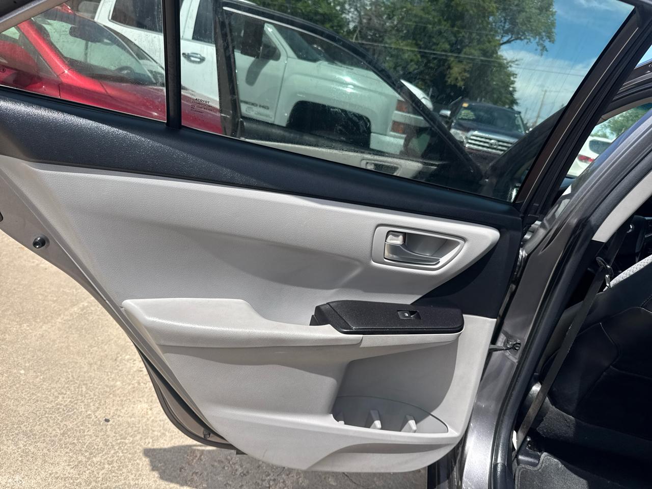 Toyota Camry SE 2015