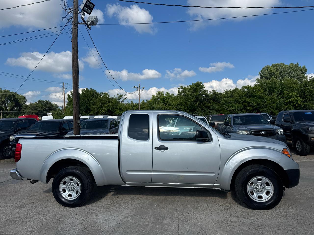 Nissan Frontier SV King Cab I4 5MT 2WD 2015