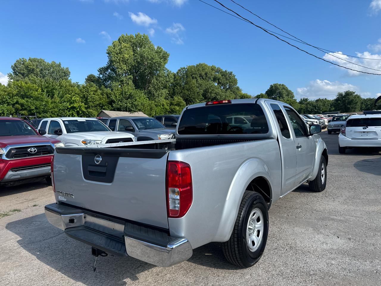 Nissan Frontier SV King Cab I4 5MT 2WD 2015