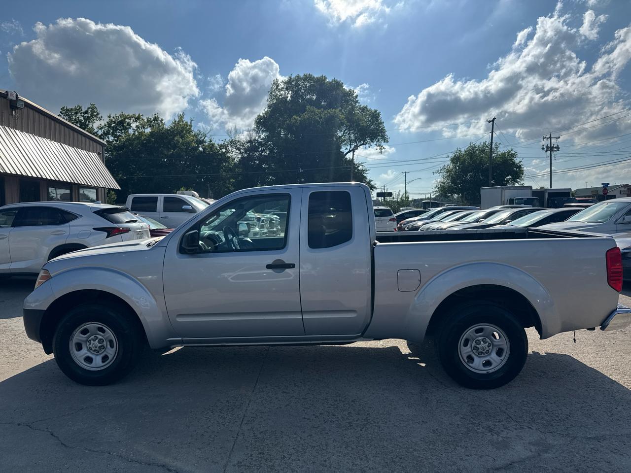Nissan Frontier SV King Cab I4 5MT 2WD 2015
