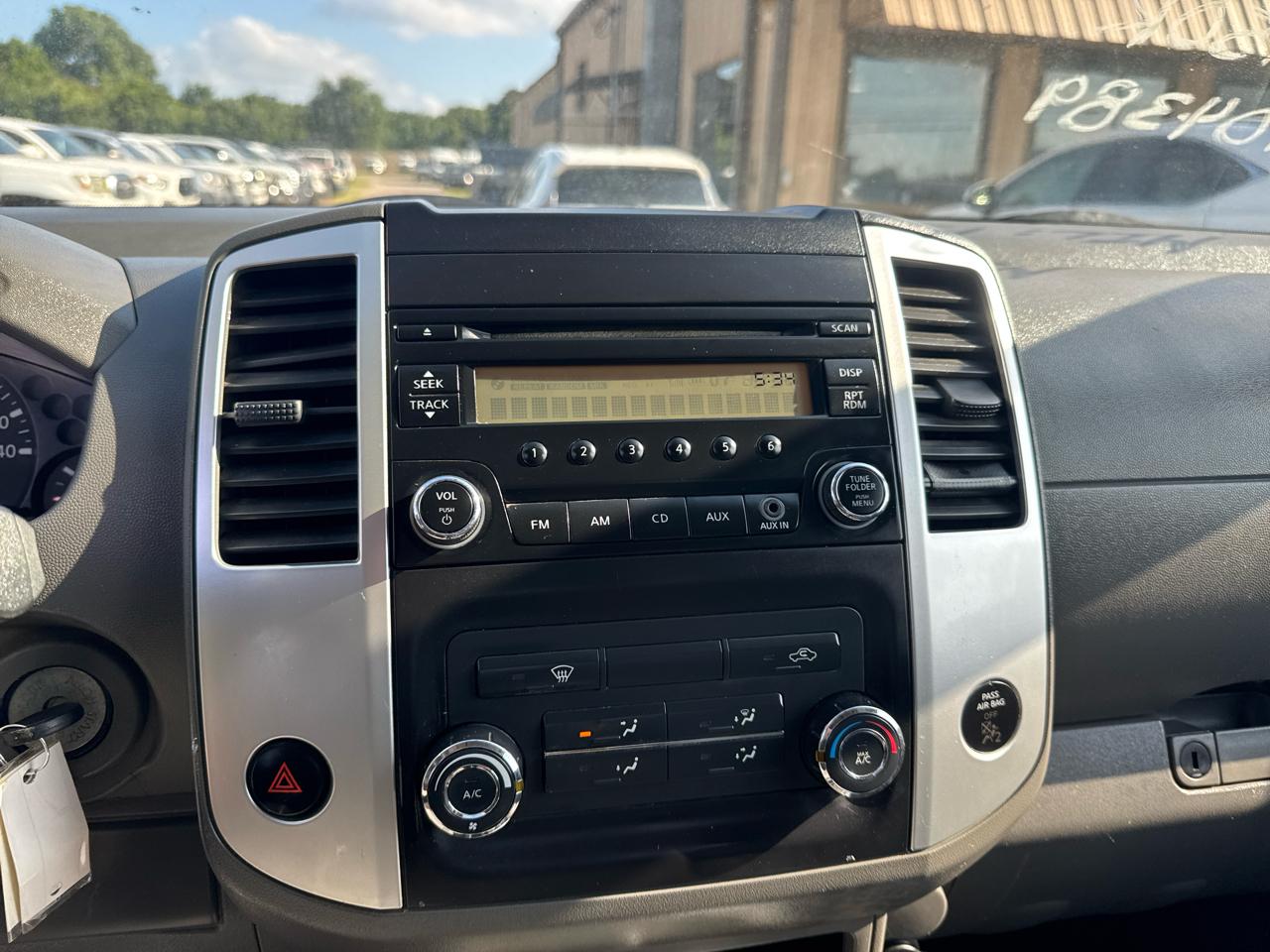 Nissan Frontier SV King Cab I4 5MT 2WD 2015