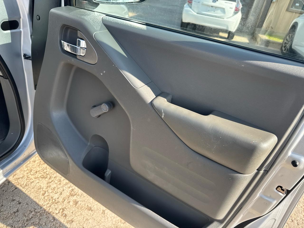 Nissan Frontier SV King Cab I4 5MT 2WD 2015