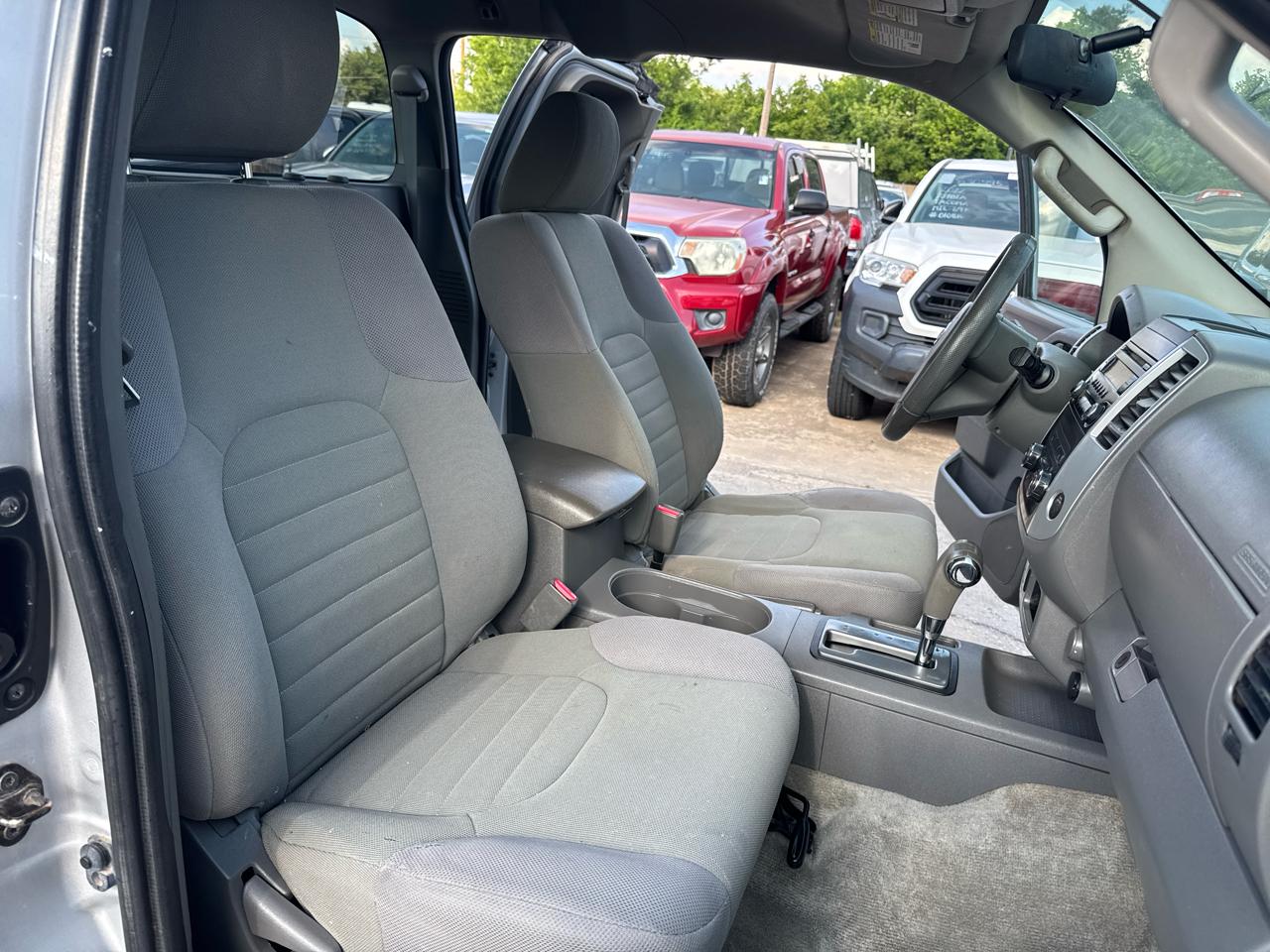 Nissan Frontier SV King Cab I4 5MT 2WD 2015