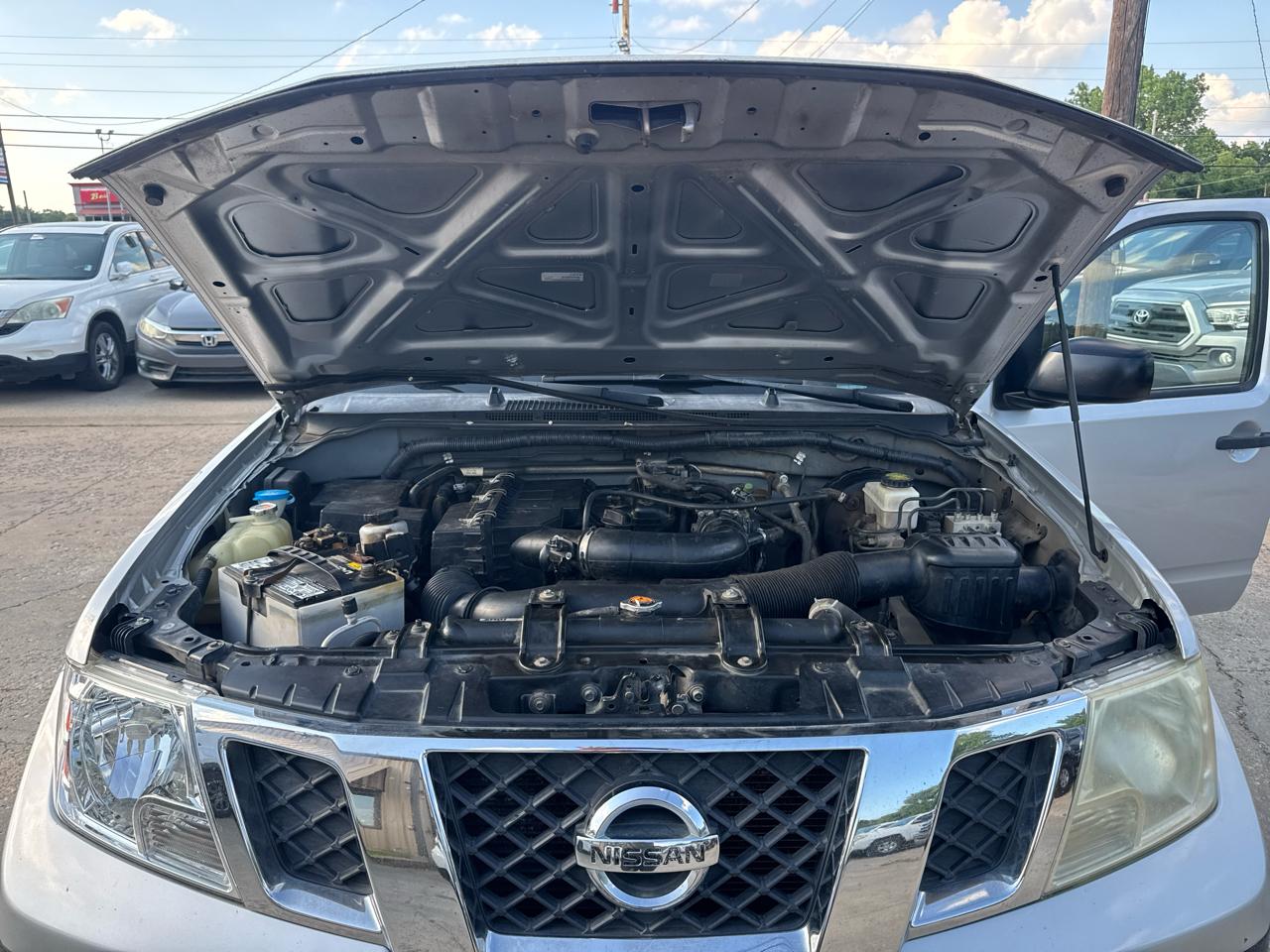 Nissan Frontier SV King Cab I4 5MT 2WD 2015