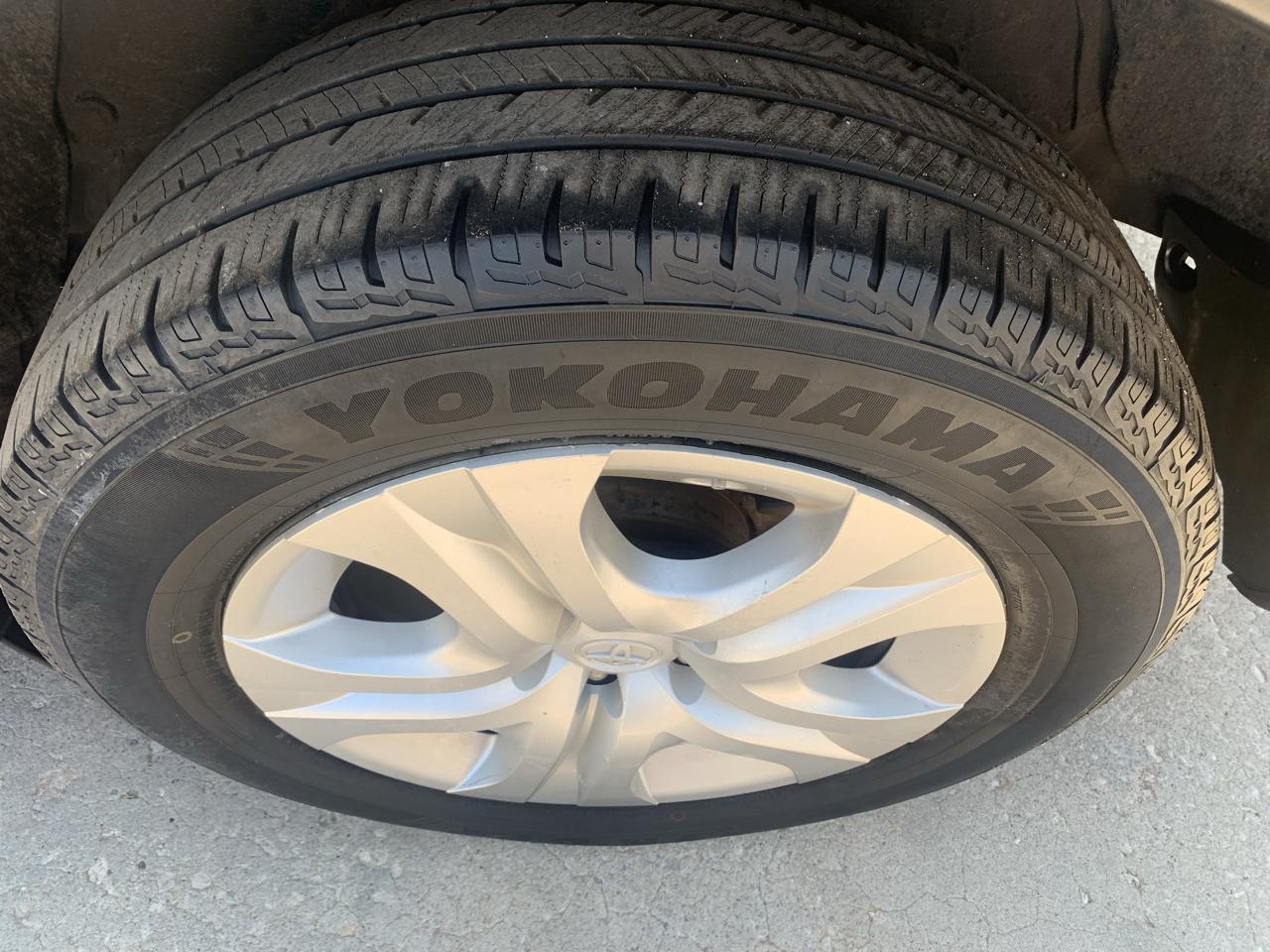 Toyota RAV4 LE FWD 2014