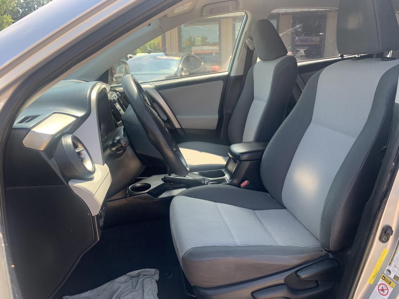 Toyota RAV4 LE FWD 2014