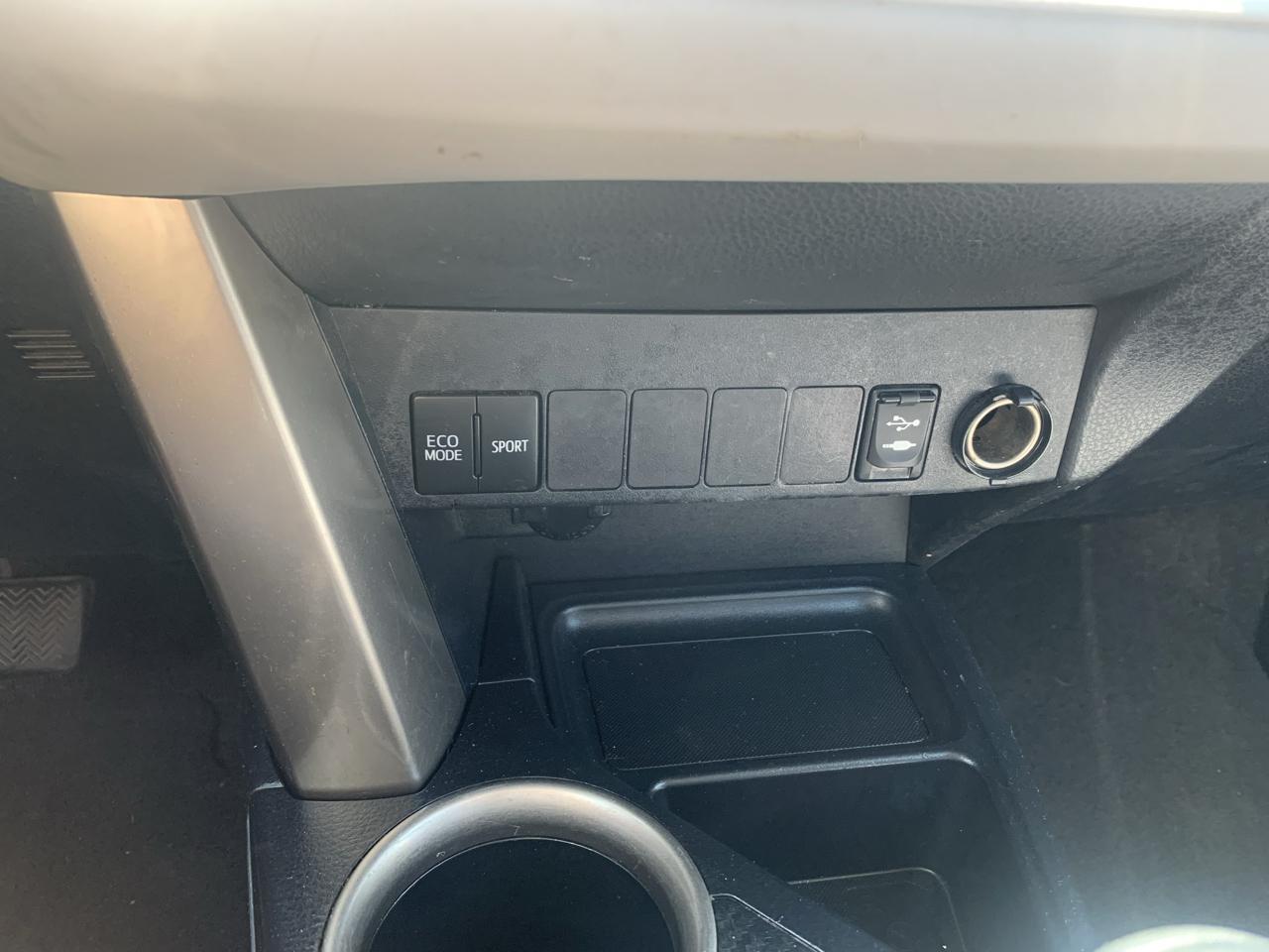 Toyota RAV4 LE FWD 2014