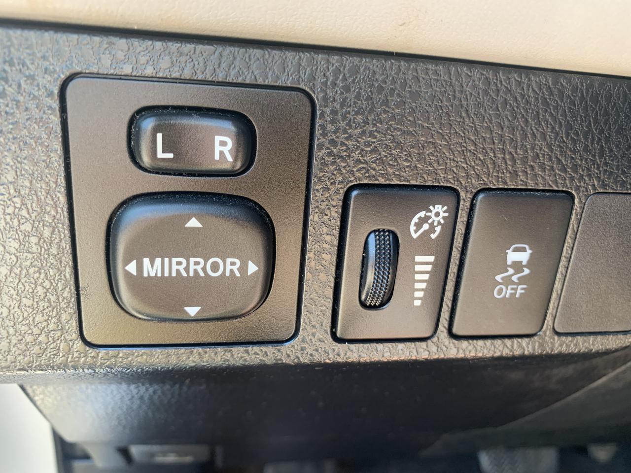 Toyota RAV4 LE FWD 2014
