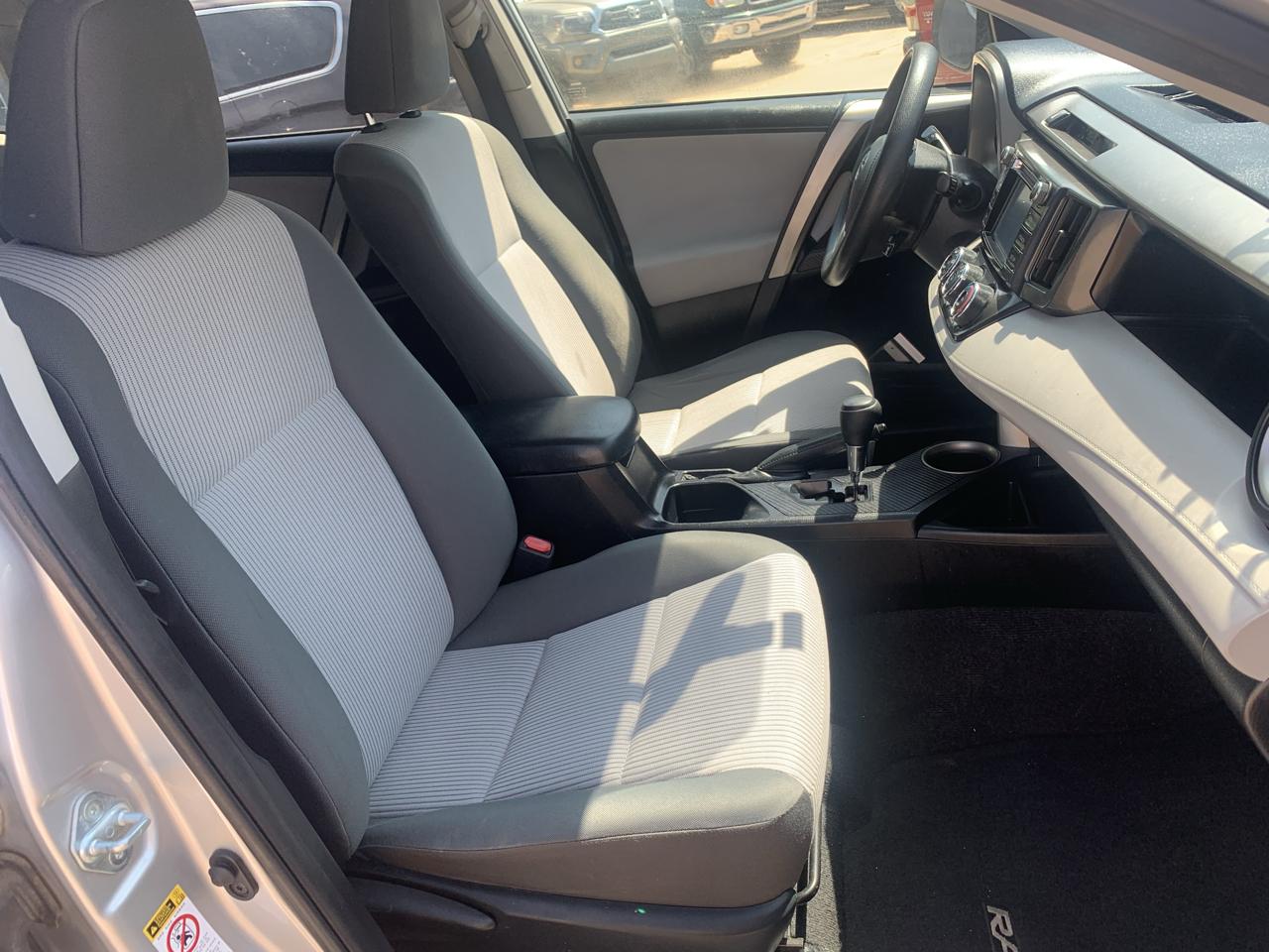 Toyota RAV4 LE FWD 2014