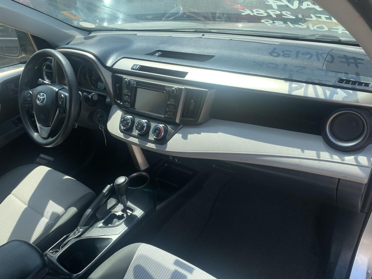 Toyota RAV4 LE FWD 2014