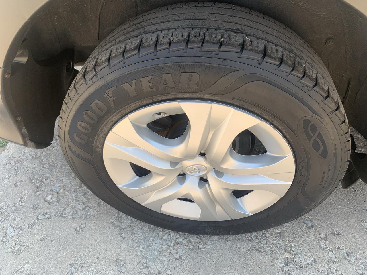 Toyota RAV4 LE FWD 2014