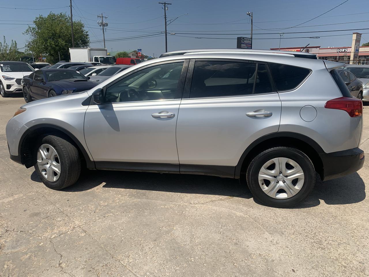 Toyota RAV4 LE FWD 2014