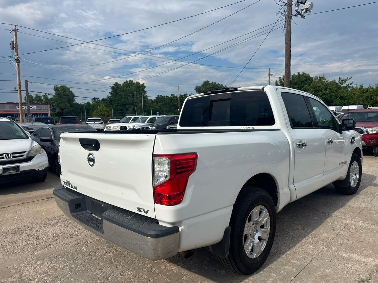 Nissan Titan SV Crew Cab 2WD 2017