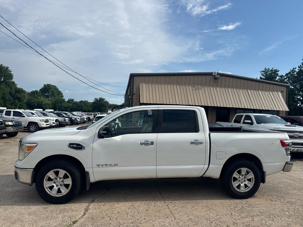Nissan Titan SV Crew Cab 2WD 2017