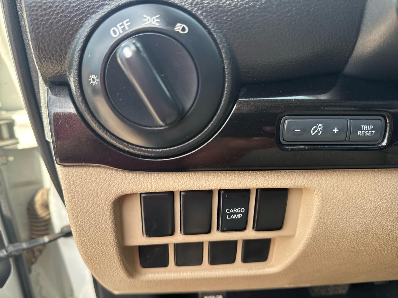Nissan Titan SV Crew Cab 2WD 2017