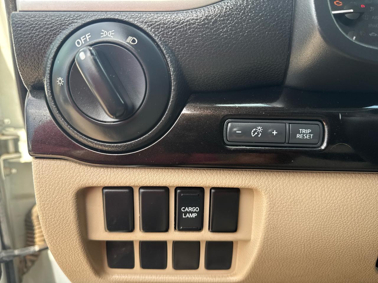Nissan Titan SV Crew Cab 2WD 2017