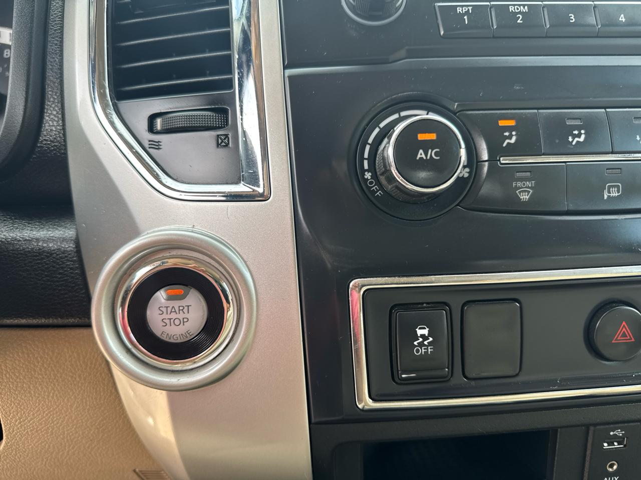 Nissan Titan SV Crew Cab 2WD 2017