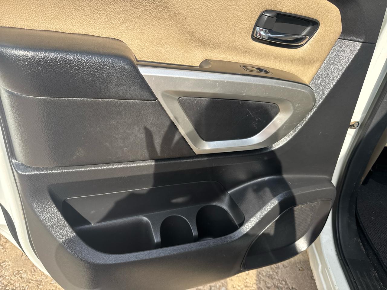 Nissan Titan SV Crew Cab 2WD 2017