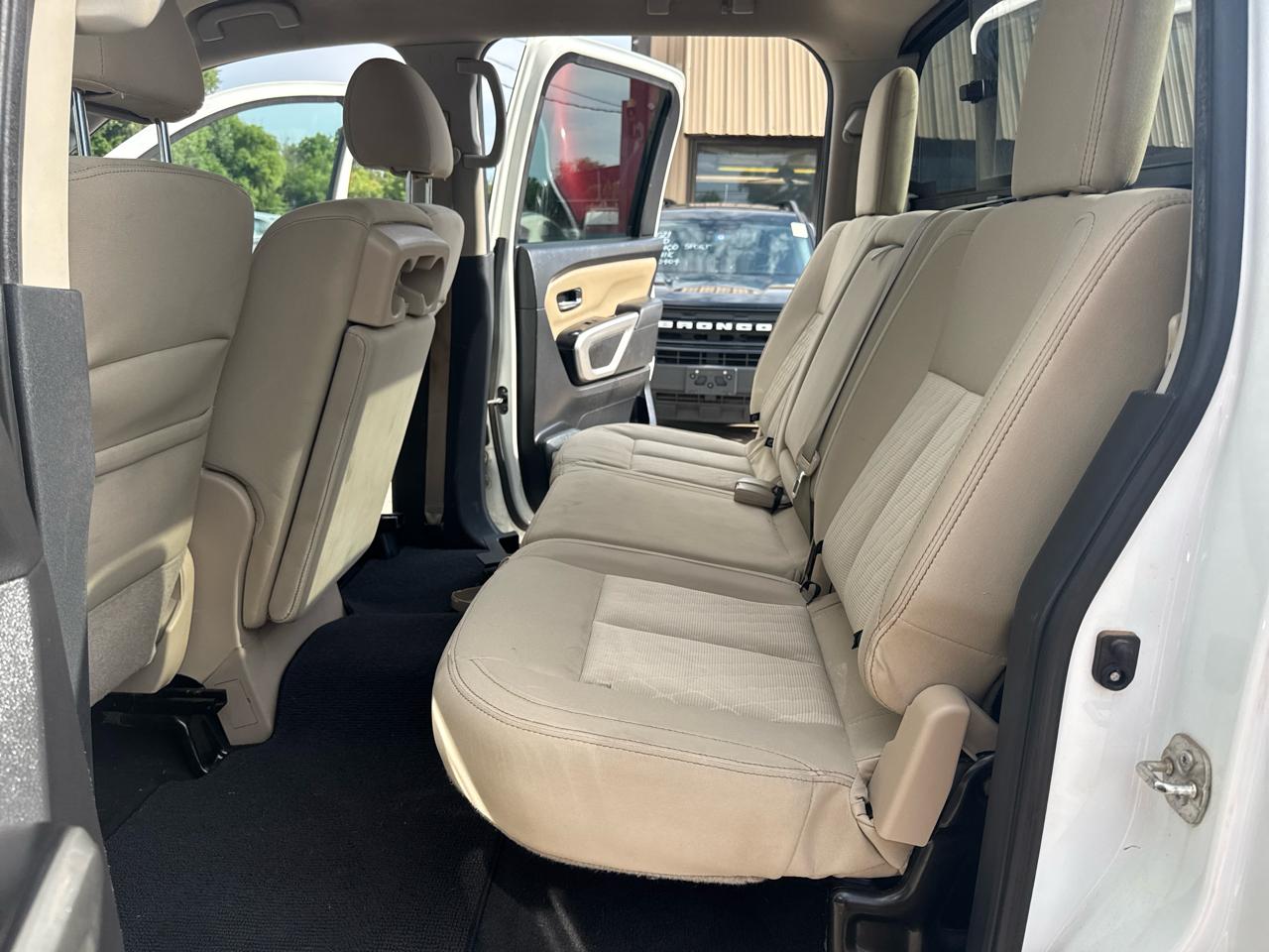 Nissan Titan SV Crew Cab 2WD 2017