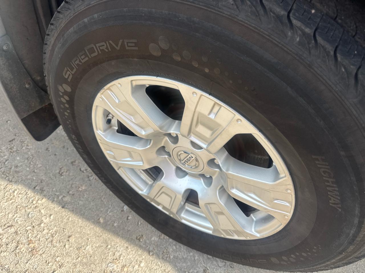 Nissan Titan SV Crew Cab 2WD 2017