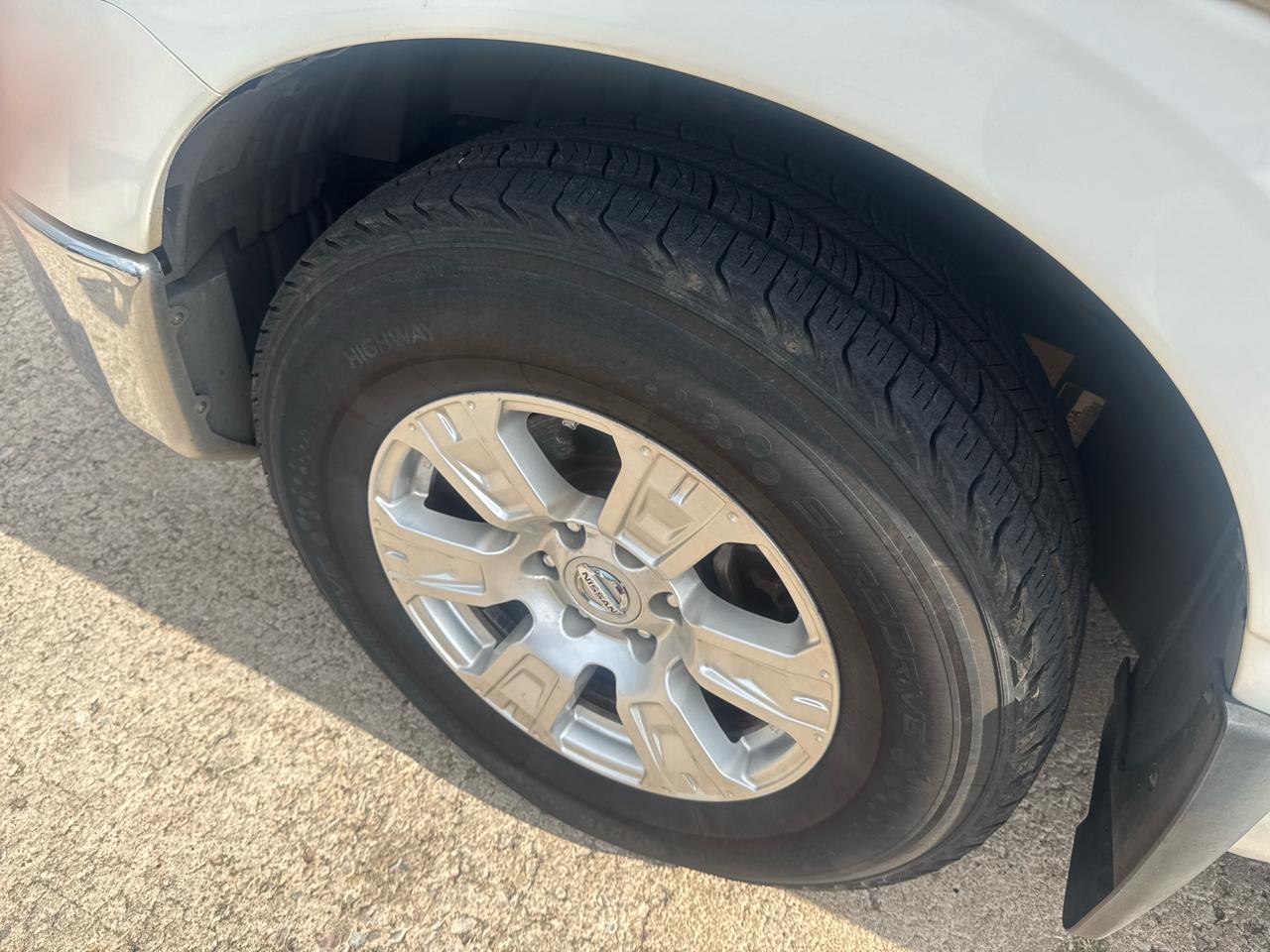 Nissan Titan SV Crew Cab 2WD 2017