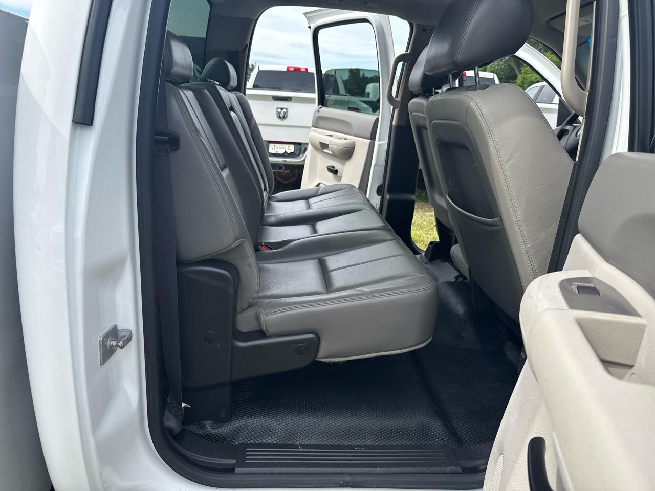 Chevrolet Silverado 2500HD Work Truck Crew Cab 4WD 2012