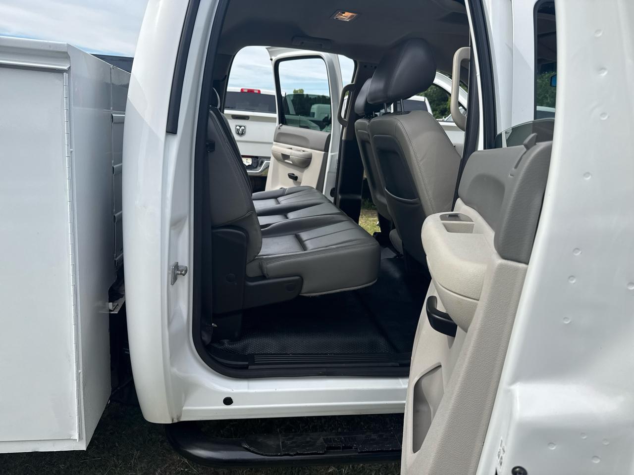 Chevrolet Silverado 2500HD Work Truck Crew Cab 4WD 2012