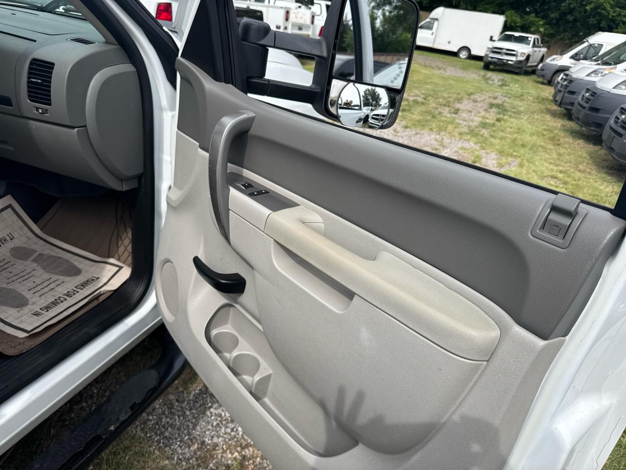 Chevrolet Silverado 2500HD Work Truck Crew Cab 4WD 2012