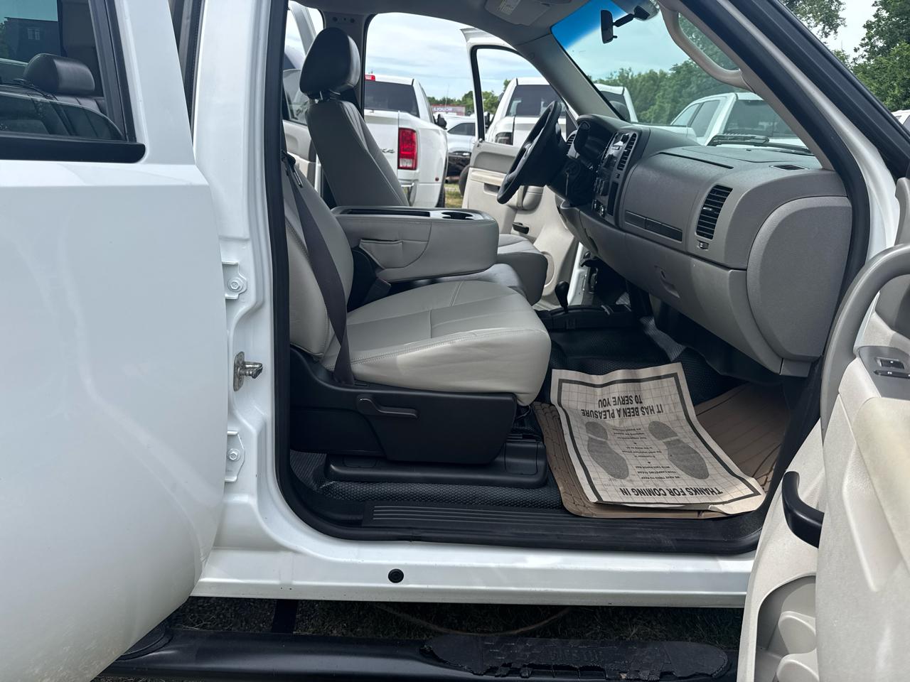 Chevrolet Silverado 2500HD Work Truck Crew Cab 4WD 2012