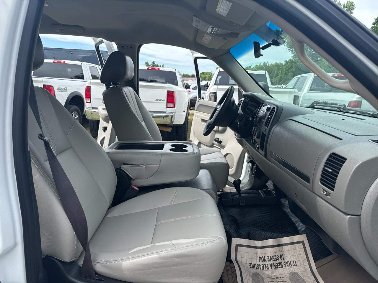 Chevrolet Silverado 2500HD Work Truck Crew Cab 4WD 2012