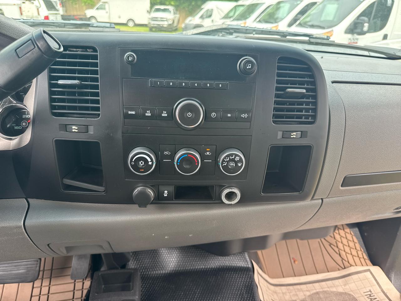 Chevrolet Silverado 2500HD Work Truck Crew Cab 4WD 2012