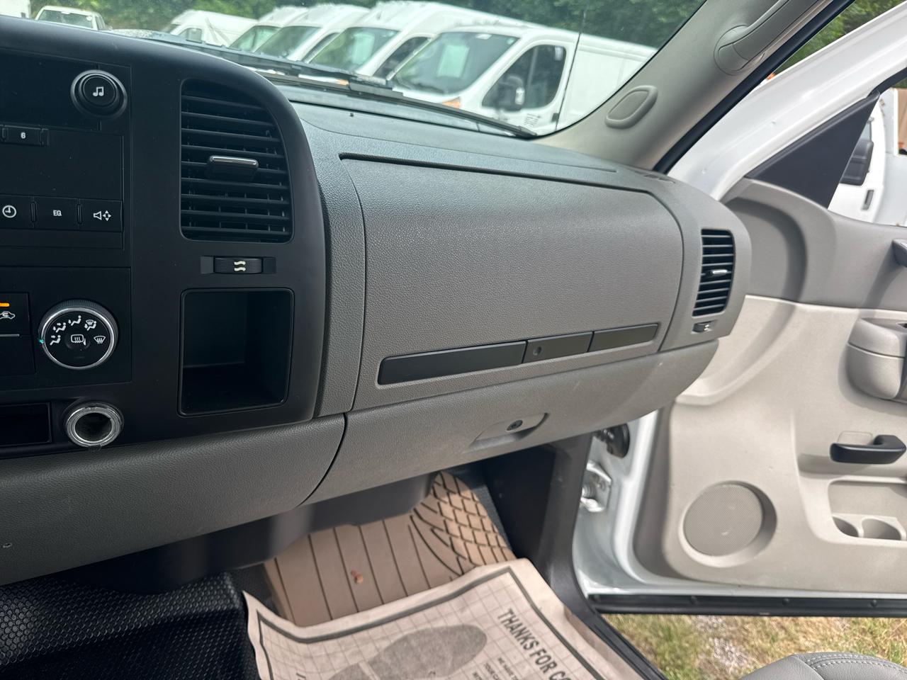 Chevrolet Silverado 2500HD Work Truck Crew Cab 4WD 2012