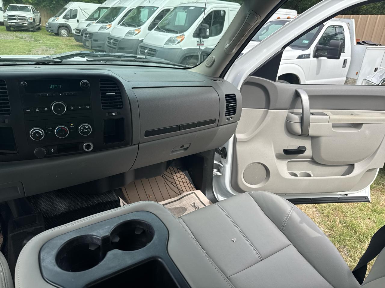 Chevrolet Silverado 2500HD Work Truck Crew Cab 4WD 2012