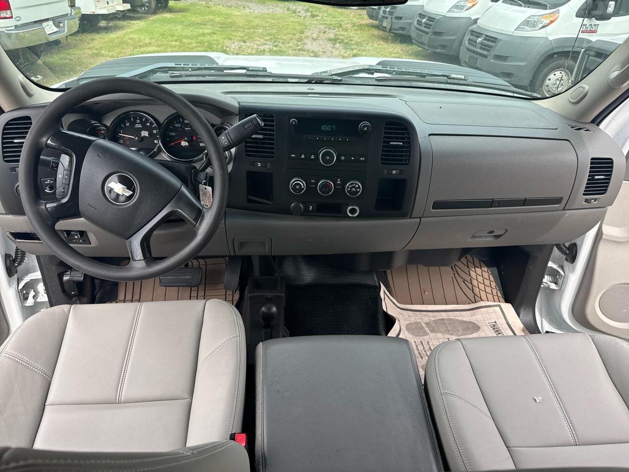Chevrolet Silverado 2500HD Work Truck Crew Cab 4WD 2012