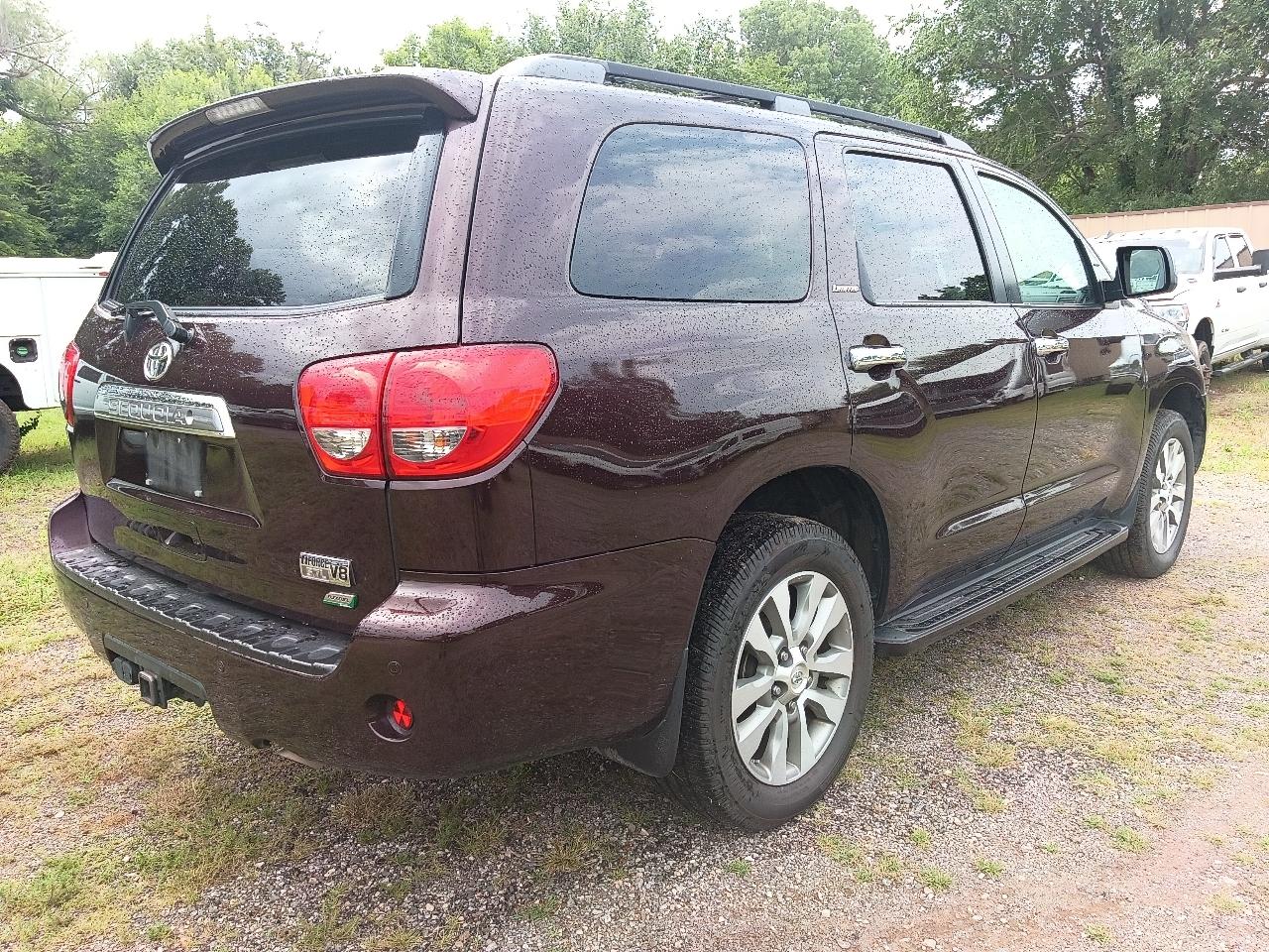 Toyota Sequoia Limited 4WD FFV 2017